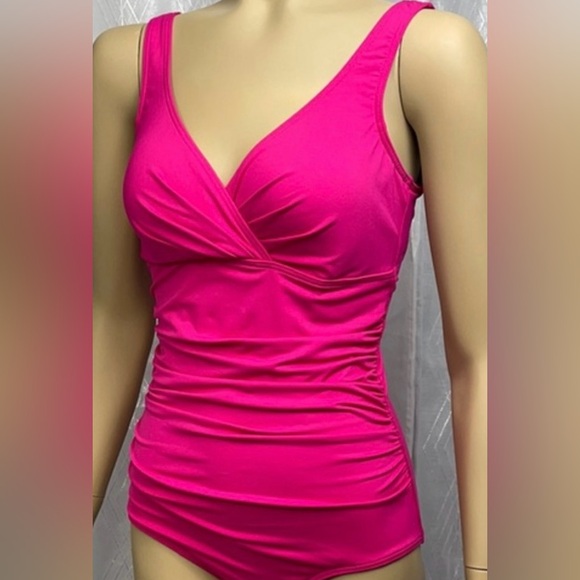 Seekers Essentials Australia One Piece - Picture 10 of 11